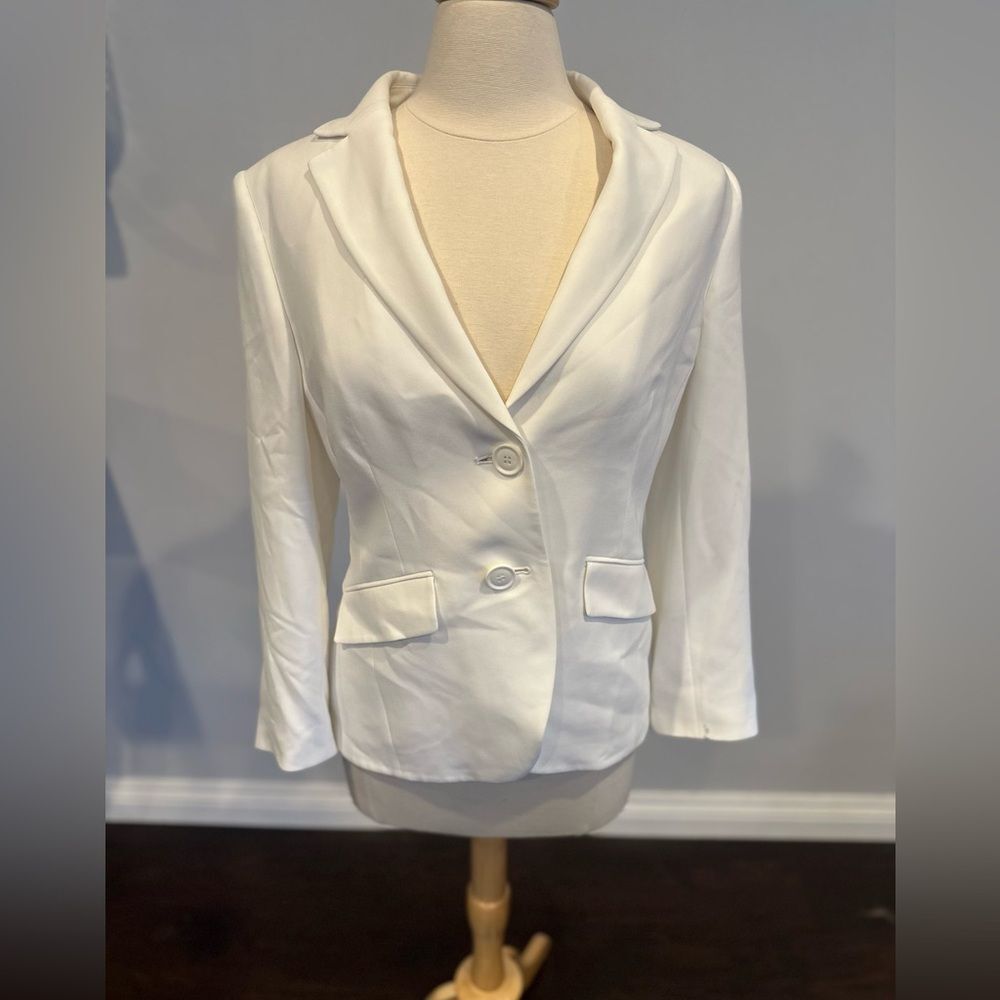 Basler Women's Matching Suit Set (Blazer & Matching Pants Set) Size 40